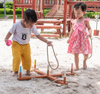 Outdoor Rope Toss Game