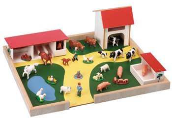 Wooden Farm & Farm Animals Play Set